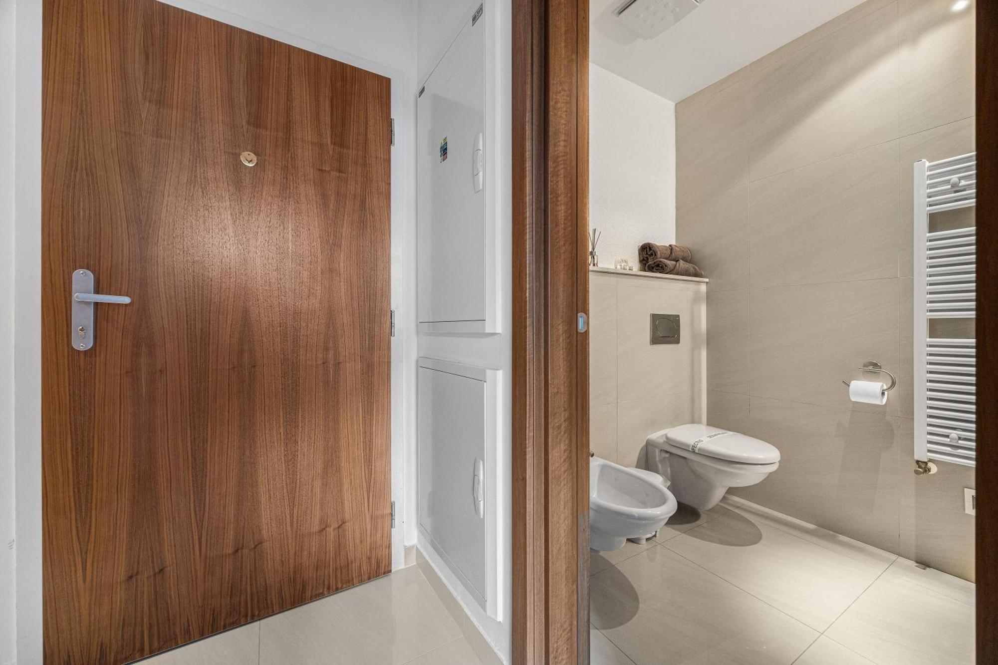 Revon Business Apartment 50 Dunajska Братислава Экстерьер фото