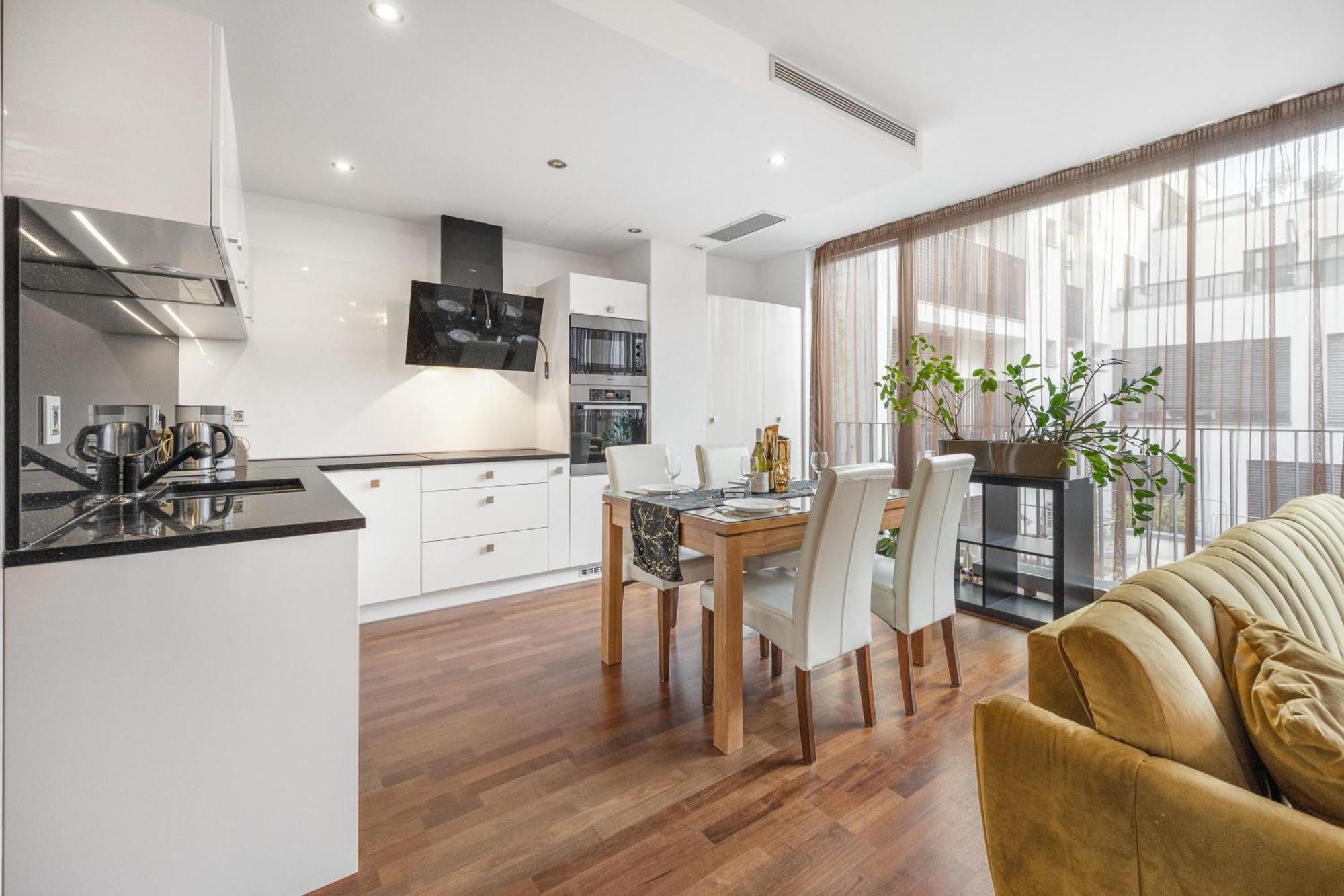 Revon Business Apartment 50 Dunajska Братислава Экстерьер фото